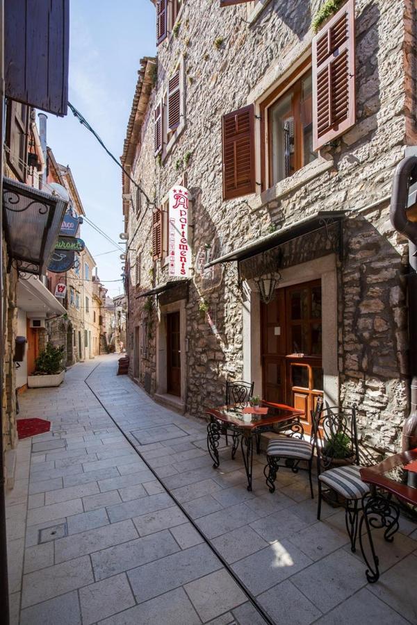 Old Town Apartments In Умаг Экстерьер фото