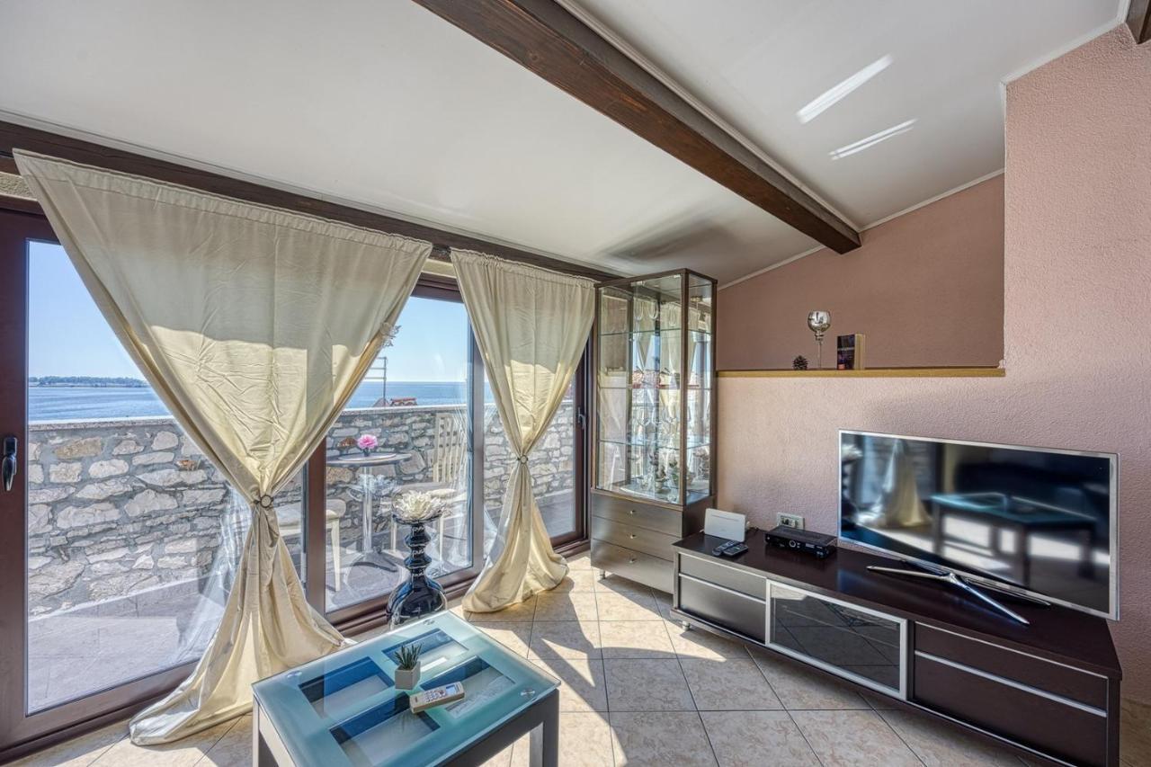 Old Town Apartments In Умаг Экстерьер фото